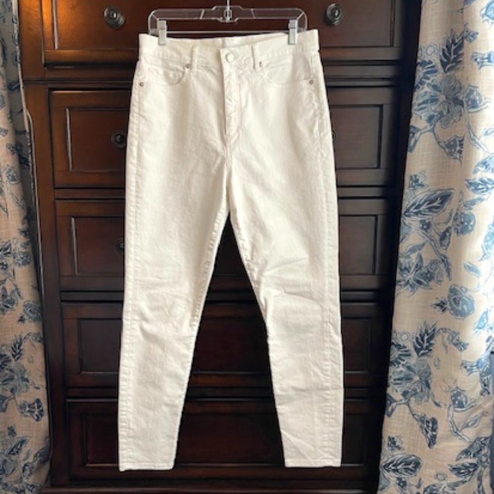 LOFT - White Hight Waist Skinny Ankle Jean - size 10